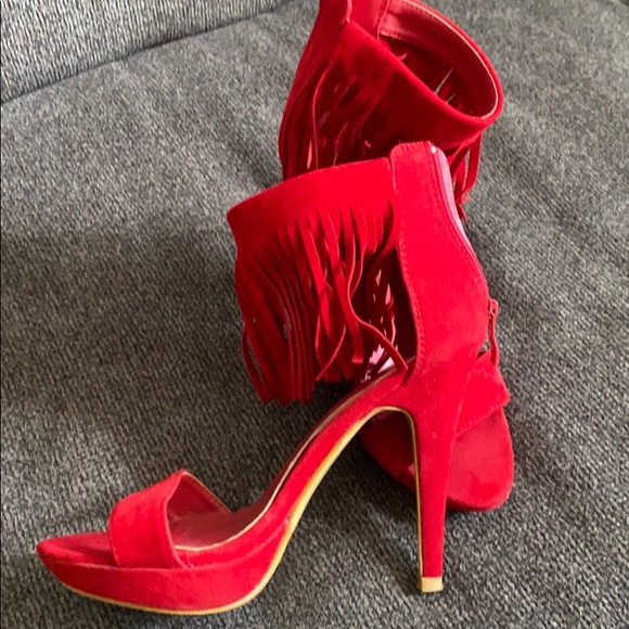 Shoes - Picture 3 of 4